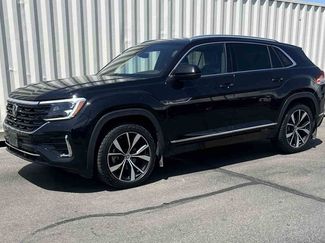 Used 2024 Volkswagen Atlas Cross Sport SEL Premium R-Line AWD/4WD video 2