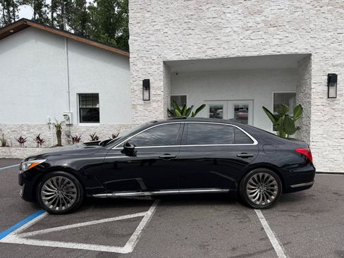 Used 2017 Genesis G90 3.3T Premium RWD image 2