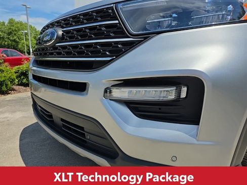 Used 2023 Ford Explorer XLT w/ Equipment Group 202A AWD/4WD image 9
