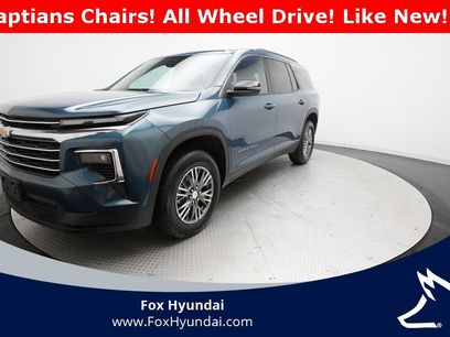 Used 2025 Chevrolet Traverse LT