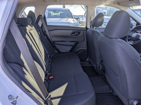 Used 2025 Nissan Rogue S image 29