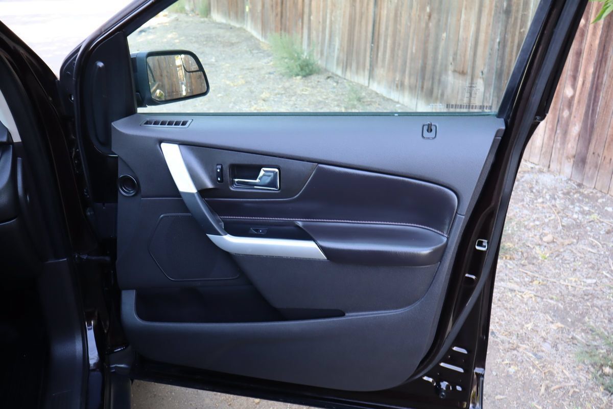 Used 2013 Ford Edge SEL FWD image 26