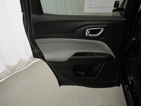 Used 2025 Jeep Compass Latitude AWD/4WD image 42