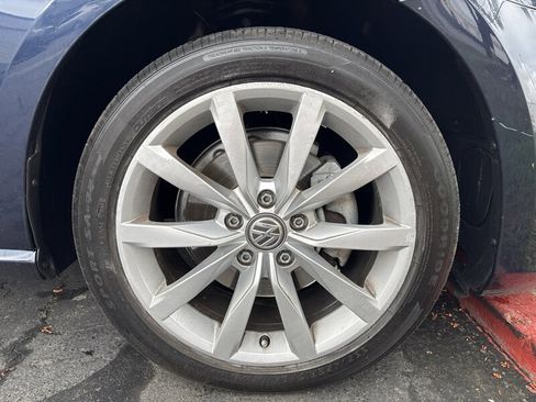 Used 2017 Volkswagen Golf SE image 13