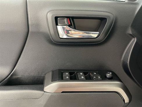 Certified 2021 Toyota Tacoma TRD Sport w/ Technology Package AWD/4WD image 18
