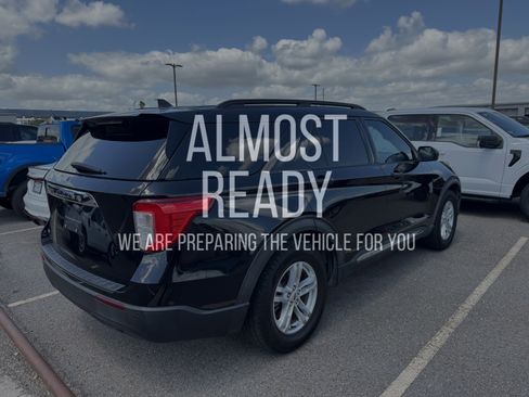 Used 2021 Ford Explorer XLT RWD image 4