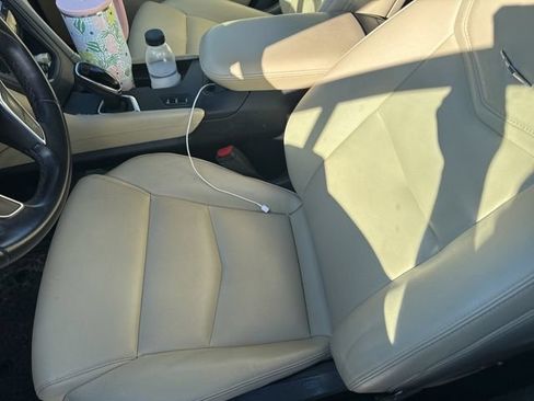Used 2018 Cadillac XT5 AWD image 17
