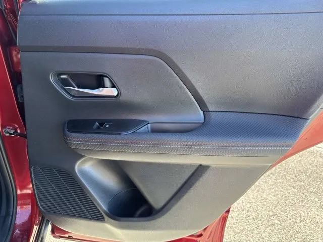 Certified 2025 Nissan Kicks SR FWD image 22