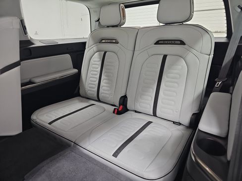 Used 2024 Rivian R1S Adventure AWD/4WD image 22