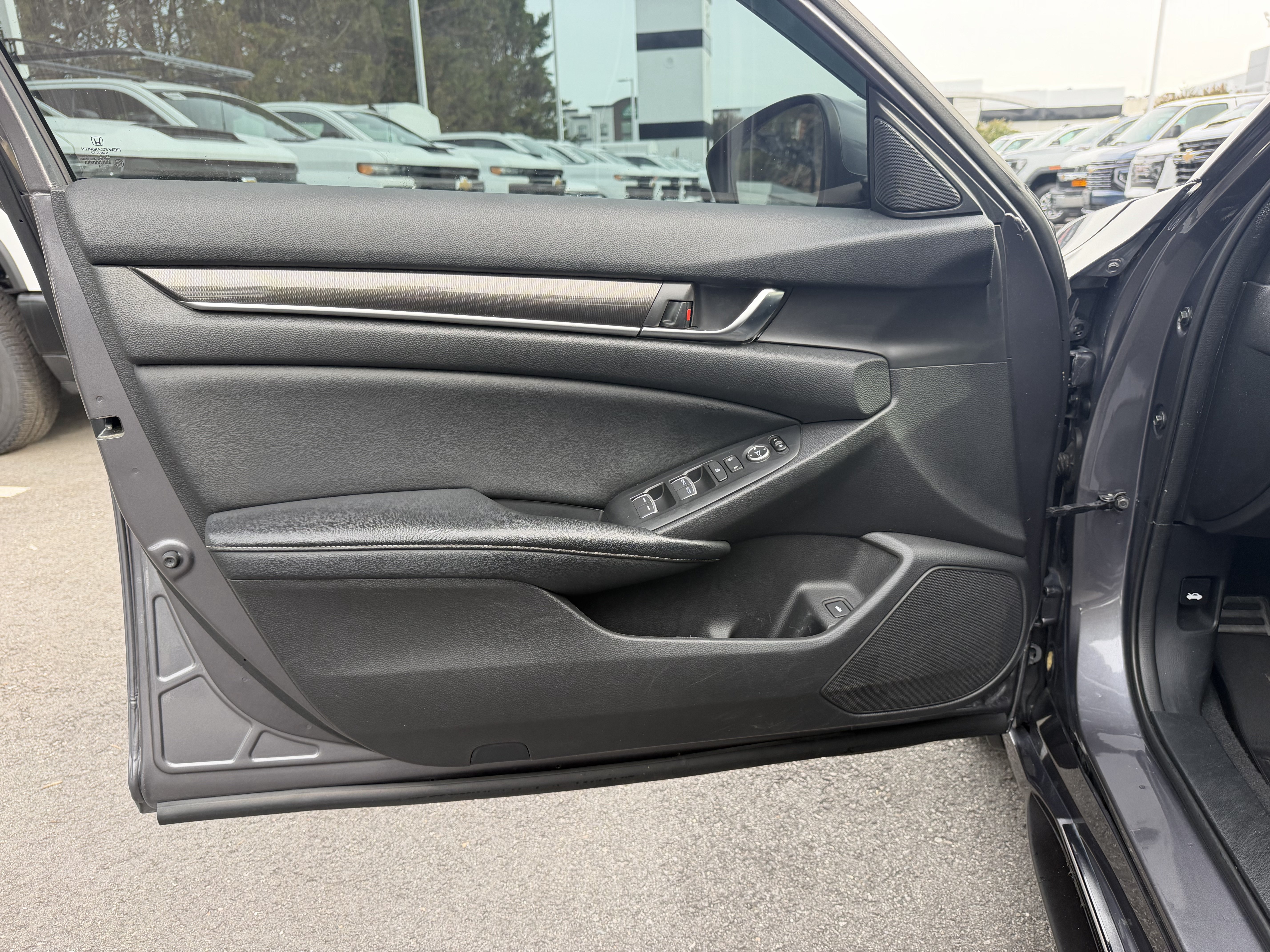 Used 2018 Honda Accord Sport image 14