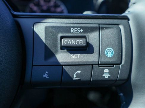 New 2025 Nissan Pathfinder SL image 11