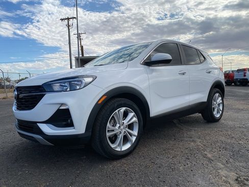 Used 2021 Buick Encore GX Preferred image 2