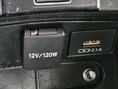 Used 2021 Toyota Corolla LE image 9