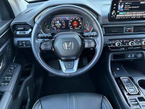 Used 2023 Honda Pilot Elite image 19