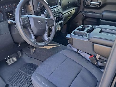 Used 2020 Chevrolet Silverado 1500 Custom w/ Custom Value Package AWD/4WD image 5