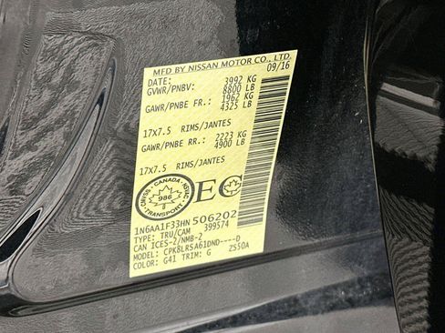 Used 2017 Nissan Titan S AWD/4WD image 20