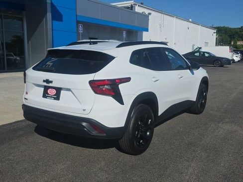 New 2026 Chevrolet Trax LT FWD image 7