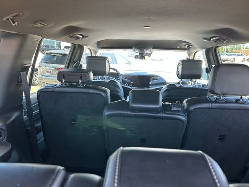 Used 2024 Jeep Wagoneer Series II w/ Flexible Seating Group RWD image 7