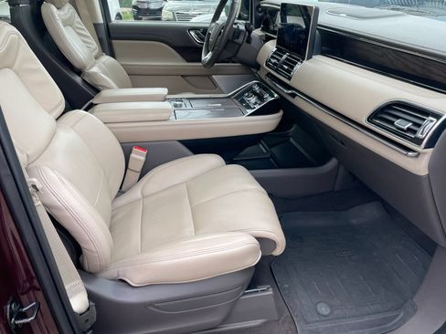 Used 2023 Lincoln Navigator Reserve AWD/4WD image 19