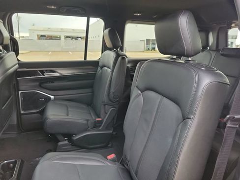 Used 2026 Jeep Grand Wagoneer Limited AWD/4WD image 12