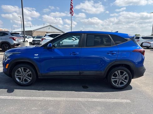 Used 2021 Kia Seltos LX AWD/4WD image 2