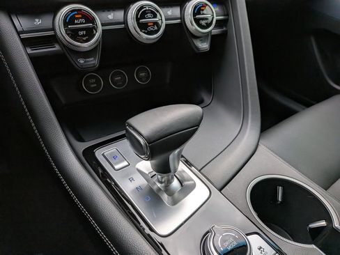 Used 2023 Genesis G70 2.0T RWD image 22