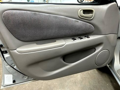 Used 2002 Chevrolet Prizm LSi w/ Preferred Equipment Group 3 image 19