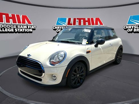 Used 2018 MINI Cooper 2-Door Hardtop FWD image 1