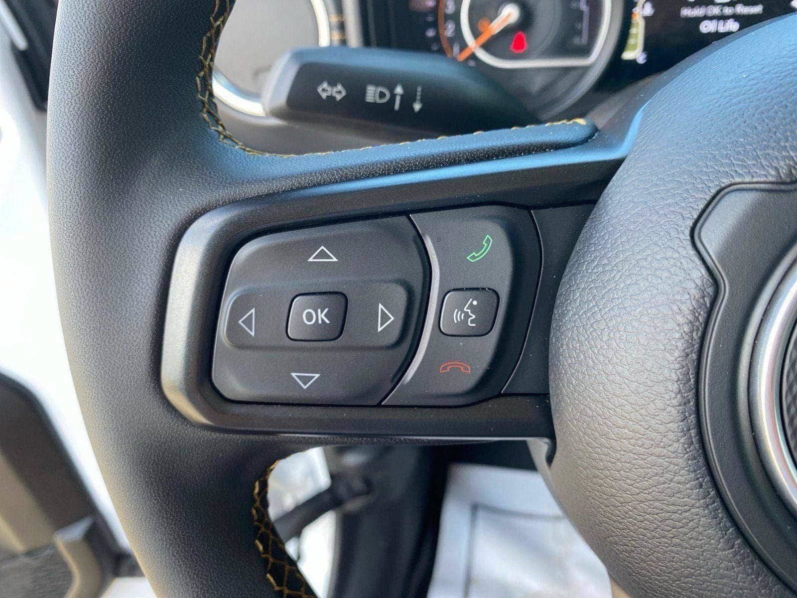 Used 2025 Jeep Gladiator Sport AWD/4WD image 19