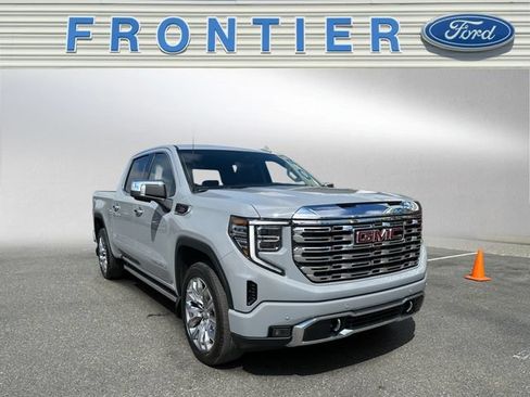 Used 2025 GMC Sierra 1500 Denali AWD/4WD image 8