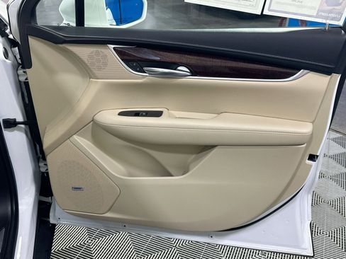 Used 2019 Cadillac XT5 Luxury image 39