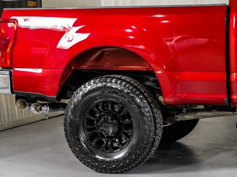 Used 2019 Ford F250 XLT w/ XLT Premium Package AWD/4WD image 6
