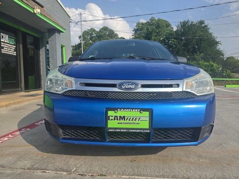 Used 2010 Ford Focus SE FWD image 8