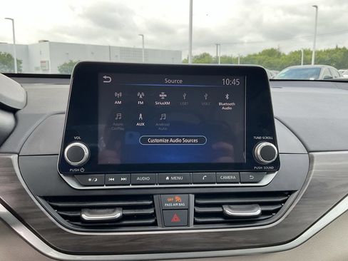 Used 2025 Nissan Altima 2.5 SV FWD image 22