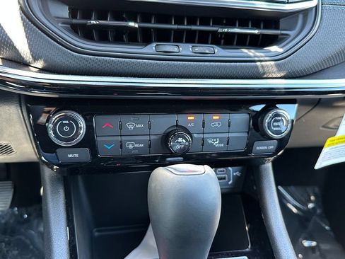 New 2026 Jeep Compass Latitude AWD/4WD image 25