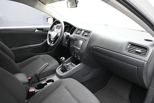 Used 2015 Volkswagen Jetta S FWD image 30