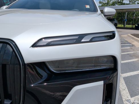 Certified 2025 BMW i7 eDrive50 w/ M Sport Package RWD image 3