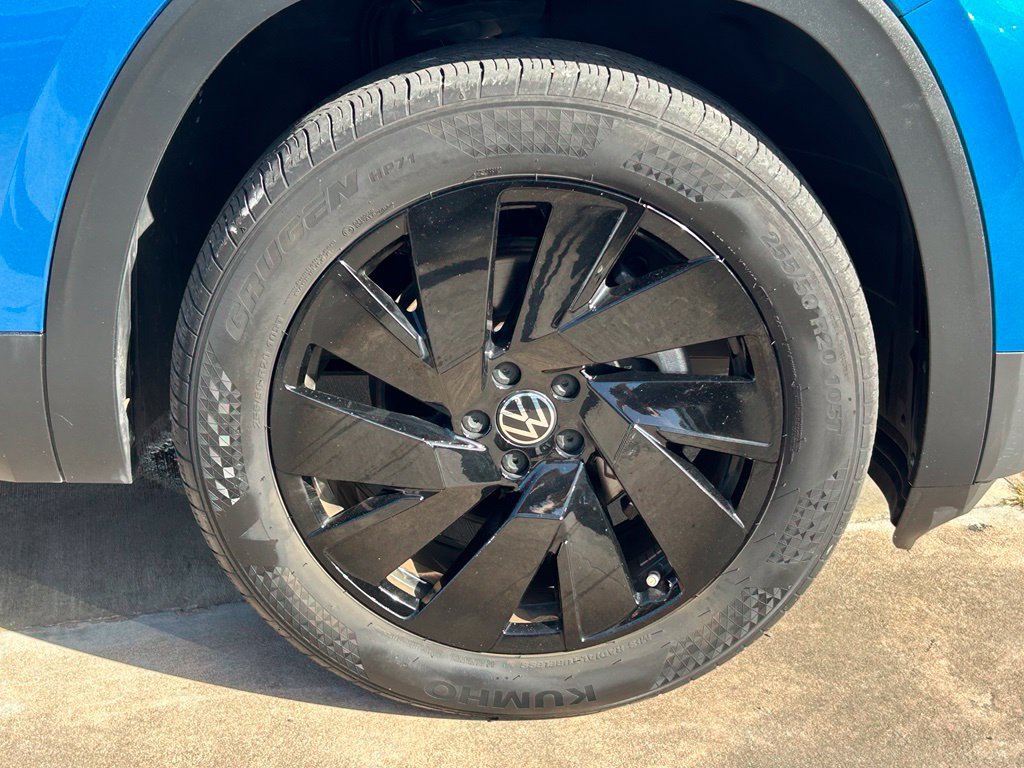 Used 2024 Volkswagen Atlas Cross Sport SE AWD/4WD image 34