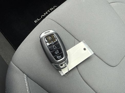 Used 2023 Hyundai Elantra SEL w/ Convenience Package FWD image 39