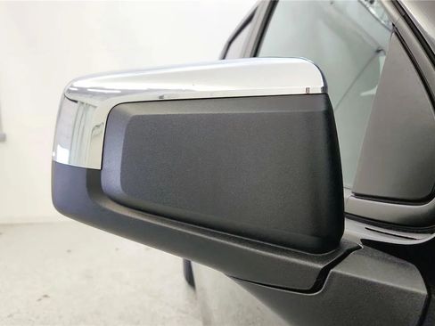 Used 2023 Chevrolet Silverado 1500 LT AWD/4WD image 18