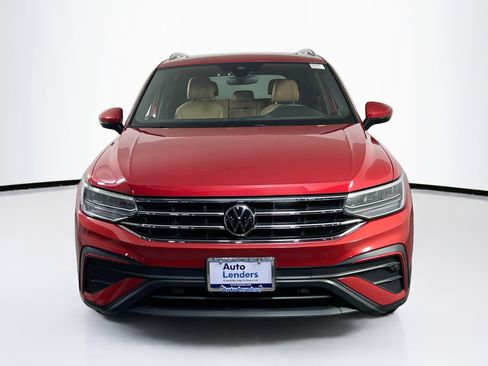 Used 2023 Volkswagen Tiguan SE AWD/4WD image 2