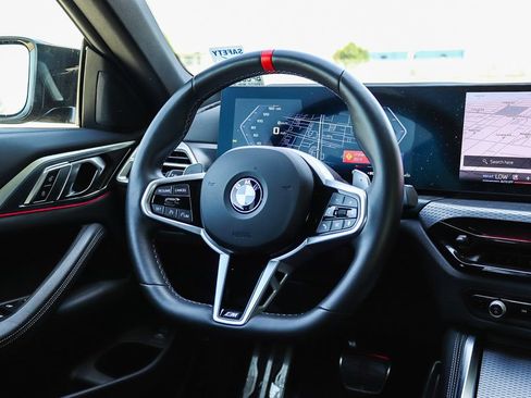 Certified 2025 BMW M440i Convertible w/ Shadowloine Package RWD image 23