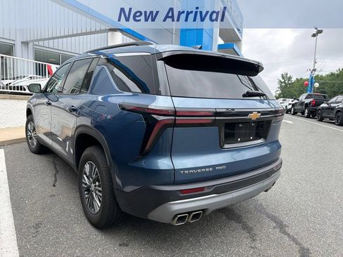 Used 2025 Chevrolet Traverse LT AWD/4WD image 9