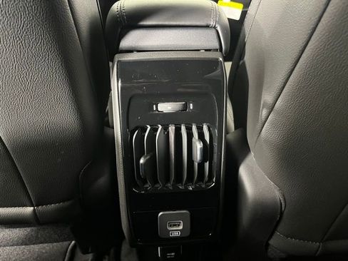 Used 2025 Jeep Compass Limited image 40