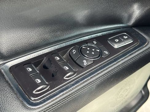 Used 2017 Lincoln Continental Reserve w/ Luxury Package AWD/4WD image 31