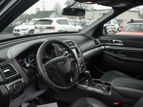 Used 2019 Ford Explorer Sport image 6