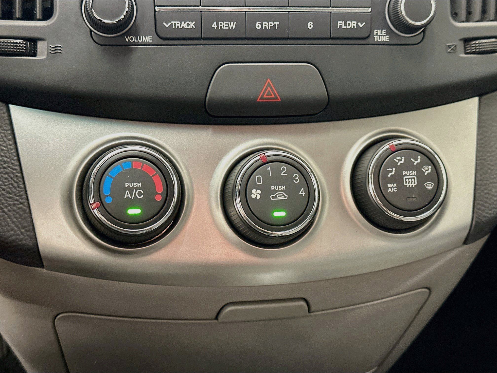 Used 2010 Hyundai Elantra SE FWD image 22