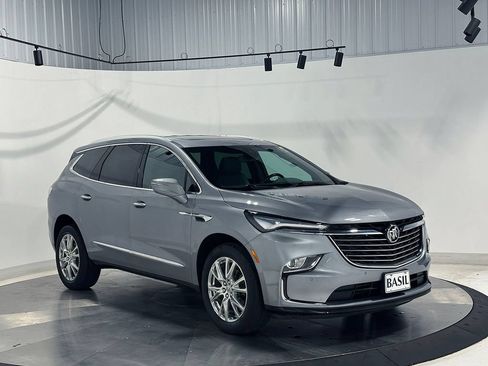Used 2024 Buick Enclave Essence w/ Experience Buick Package AWD/4WD image 44