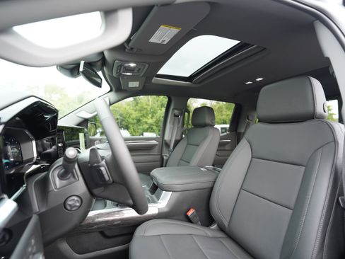 New 2026 Chevrolet Silverado 1500 LTZ w/ LTZ Premium Package AWD/4WD image 9