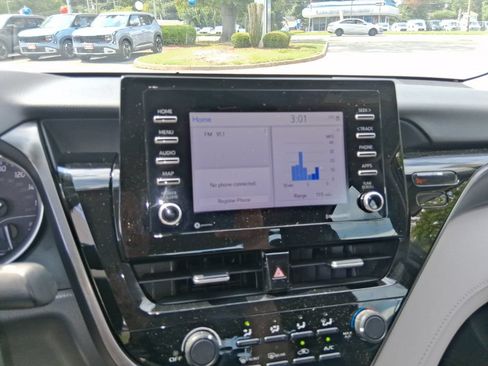 Used 2021 Toyota Camry LE FWD image 14